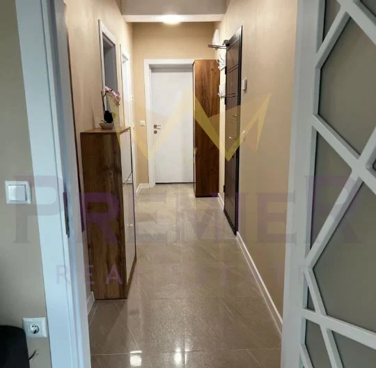 ТРИСТАЕН АПАРТАМЕНТ, ИДЕАЛЕН ЦЕНТЪР - - снимка 9 - Имоти Премиер