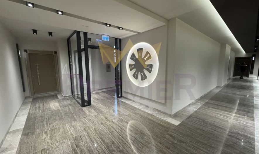 Тристаен апартамент, Изгрев -  - снимка 1 - Имоти Премиер