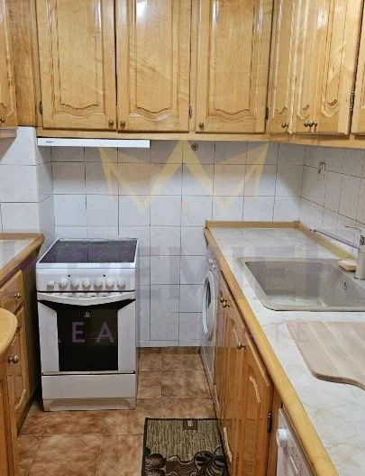 ТРИСТАЕН АПАРТАМЕНТ, КОЛХОЗЕН ПАЗАР -  - снимка 1 - Имоти Премиер