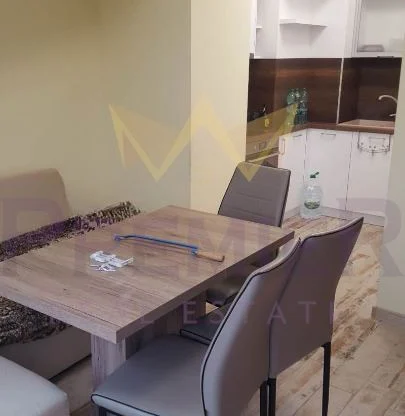 ТРИСТАЕН АПАРТАМЕНТ КОЛХОЗЕН ПАЗАР -  - снимка 2 - Имоти Премиер