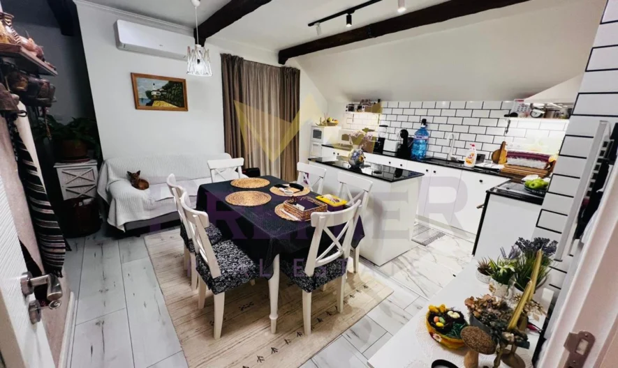 Тристаен апартамент – Колхозен пазар – гр. Варна - - снимка 1 - Имоти Премиер