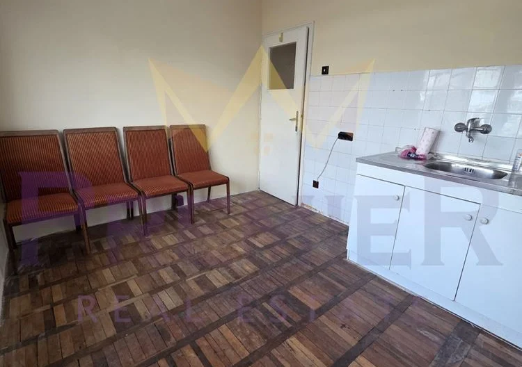 Тристаен апартамент, кв. Левски -  - снимка 1 - Имоти Премиер