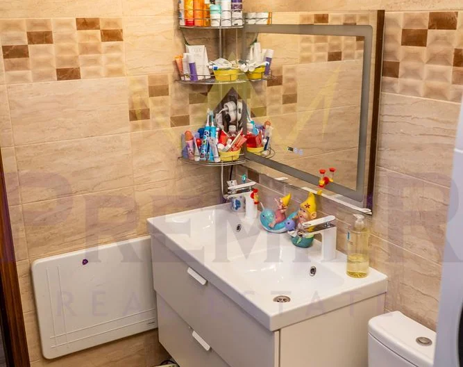 Тристаен апартамент, кв Виница - - снимка 18 - Имоти Премиер