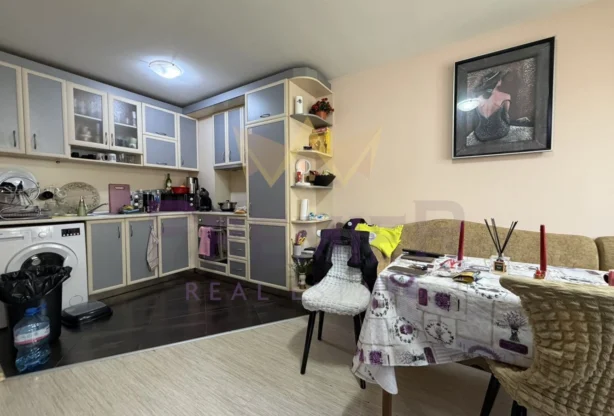 Агенция за недвижими имоти - Имоти Премиер - имот - 1165902, Цена: 460 EUR