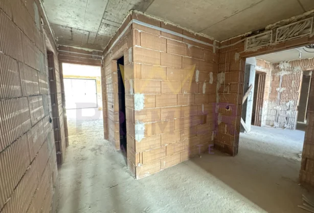 Агенция за недвижими имоти - Имоти Премиер - имот - 991370, Цена: 226900 EUR