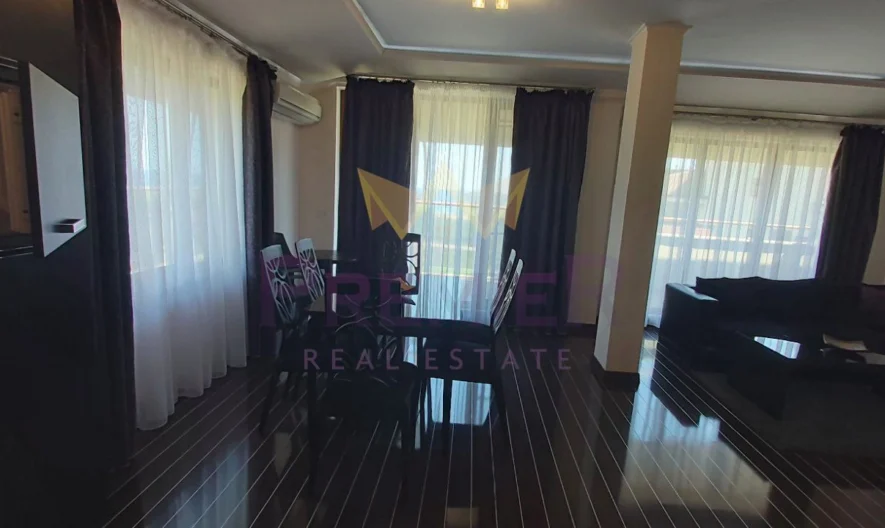 Тристаен апартамент на брега на морето - - снимка 1 - Имоти Премиер