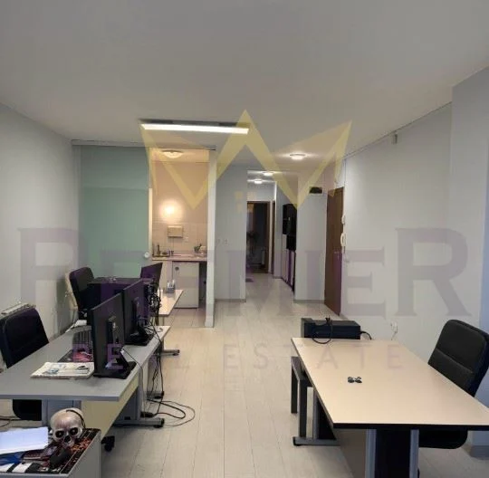 Тристаен апартамент на булевард България -  - снимка 8 - Имоти Премиер