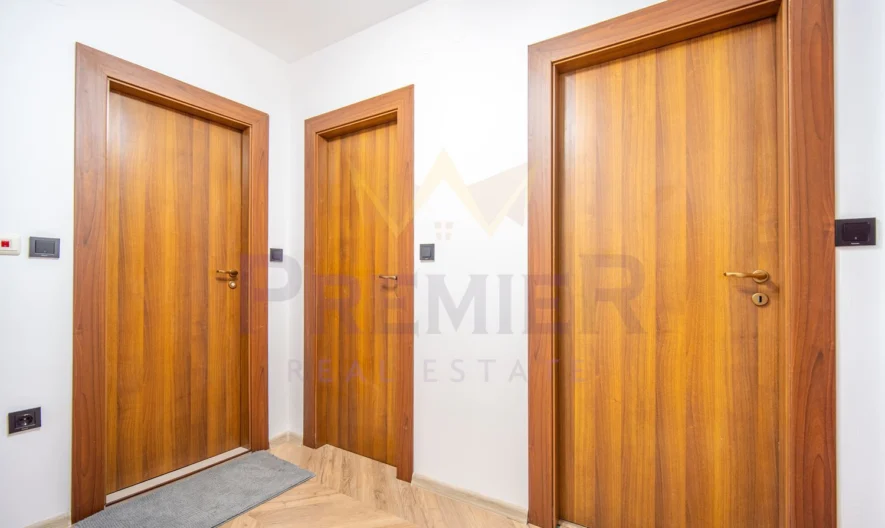 Тристаен апартамент на метри от морето -  - снимка 12 - Имоти Премиер