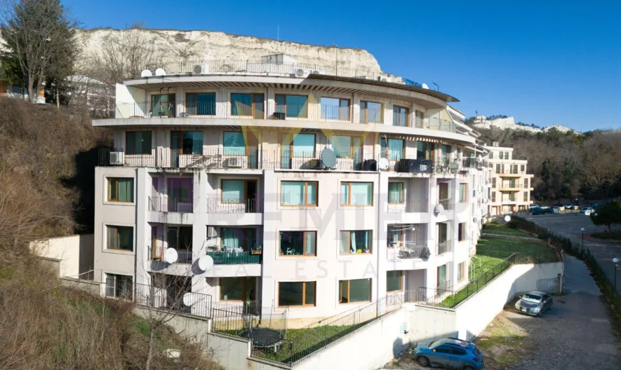 Тристаен апартамент на метри от морето - - снимка 18 - Имоти Премиер