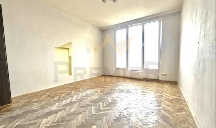 Тристаен апартамент на ул.Васил Априлов 100 -  - снимка 3 - Имоти Премиер