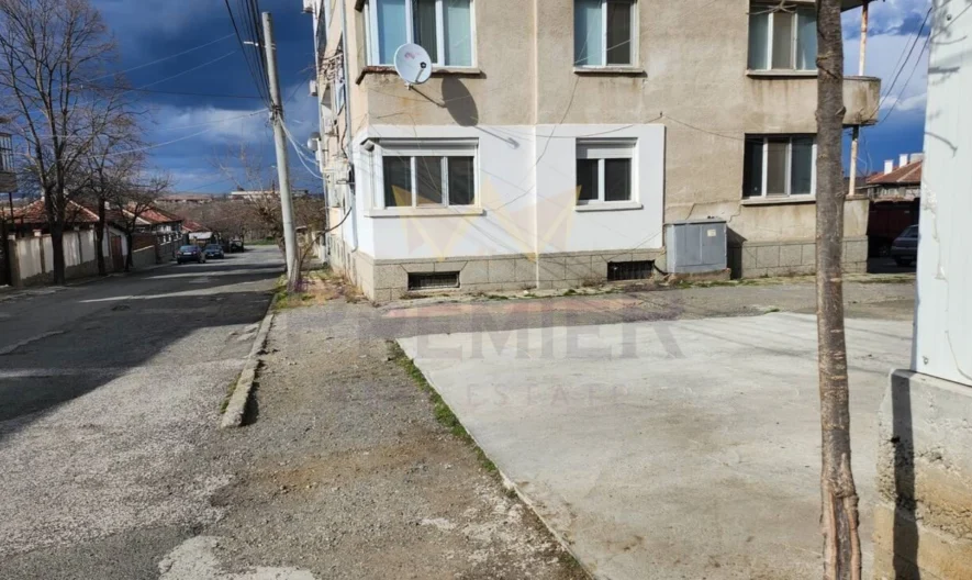 Тристаен апартамент с ГАРАЖ в Средец -  - снимка 14 - Имоти Премиер