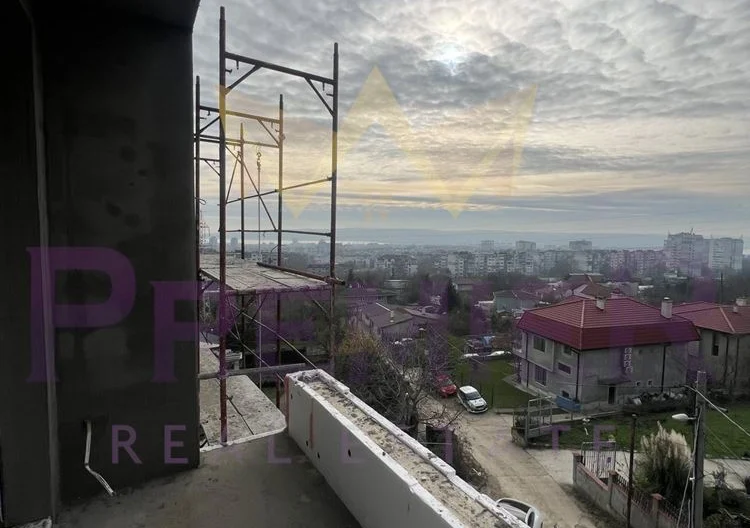 ТРИСТАЕН АПАРТАМЕНТ С ГЛЕДКА -  - снимка 10 - Имоти Премиер