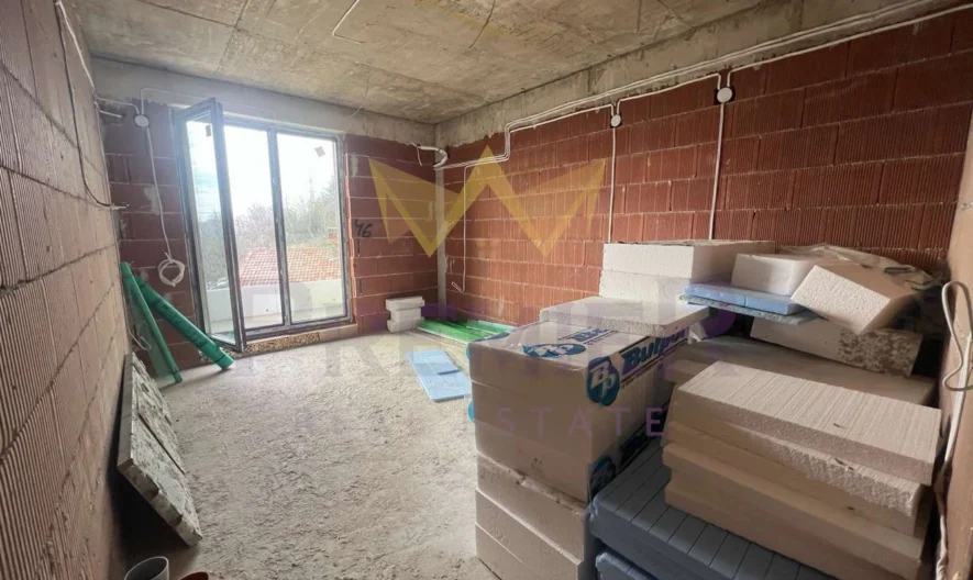 ТРИСТАЕН АПАРТАМЕНТ С ГЛЕДКА -  - снимка 3 - Имоти Премиер