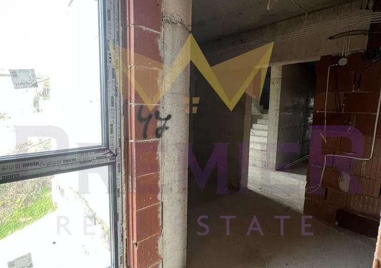 ТРИСТАЕН АПАРТАМЕНТ С ГЛЕДКА -  - снимка 8 - Имоти Премиер