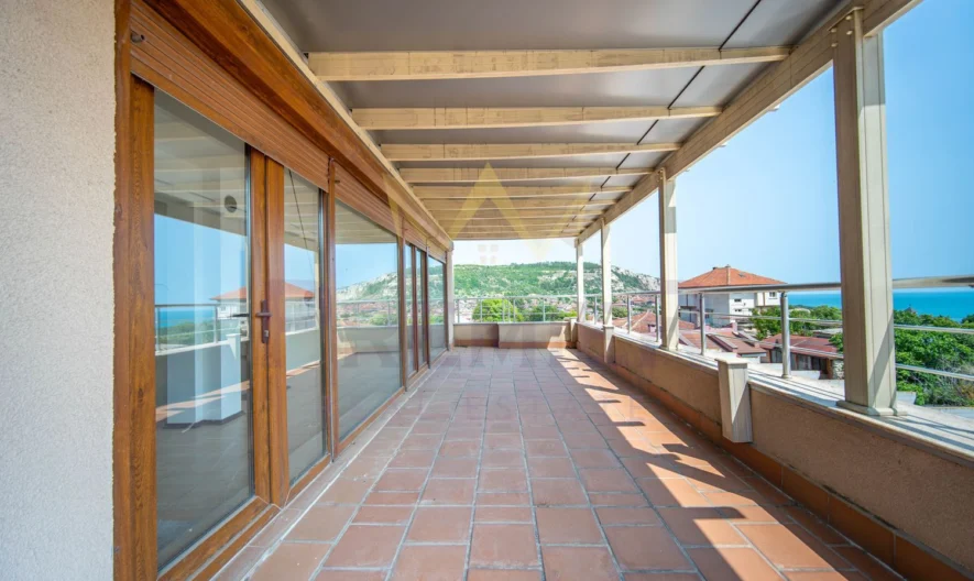 Тристаен апартамент с морска панорама в град Балчик ! - - снимка 14 - Имоти Премиер