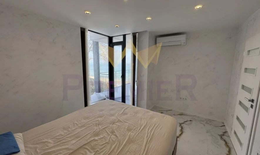 Тристаен апартамент с неповторима гледка към морето - - снимка 13 - Имоти Премиер