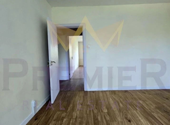 Тристаен апартамент с отлична локация в ж.к. Люлин 3 -  - снимка 5 - Имоти Премиер