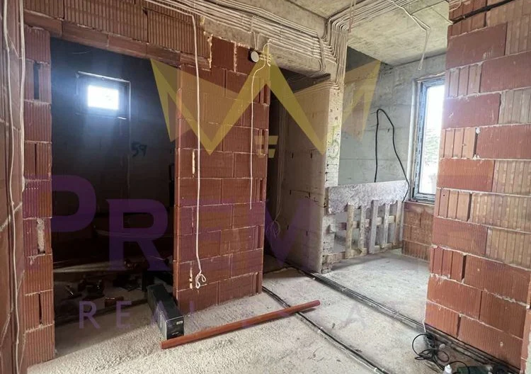 ТРИСТАЕН АПАРТАМЕНТ С ПАНОРАМНА ТЕРАСА - - снимка 10 - Имоти Премиер