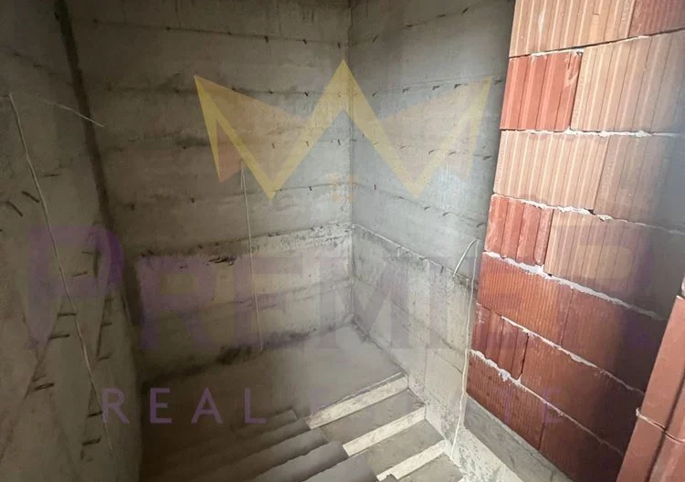 ТРИСТАЕН АПАРТАМЕНТ С ПАНОРАМНА ТЕРАСА -  - снимка 13 - Имоти Премиер