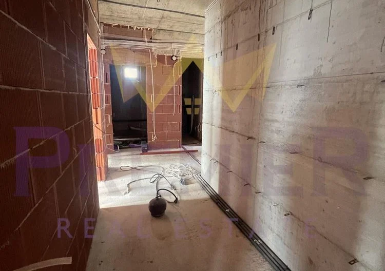 ТРИСТАЕН АПАРТАМЕНТ С ПАНОРАМНА ТЕРАСА -  - снимка 7 - Имоти Премиер