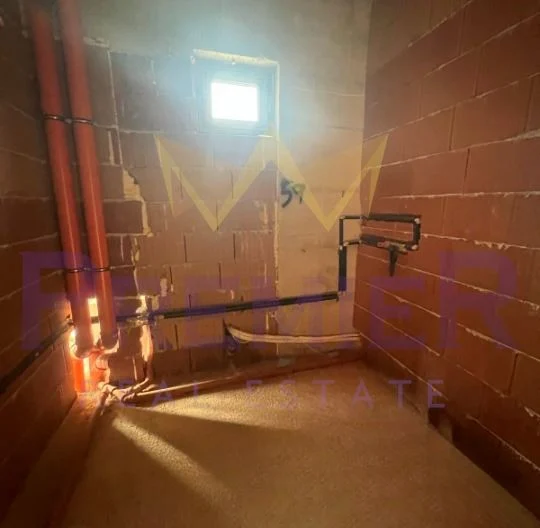 ТРИСТАЕН АПАРТАМЕНТ С ПАНОРАМНА ТЕРАСА -  - снимка 8 - Имоти Премиер