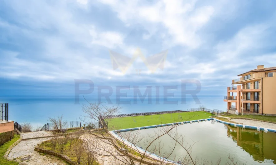 Тристаен апартамент с прекрасна нескриваема морска панорама в Калиакрия Ризорт! - - снимка 1 - Имоти Премиер