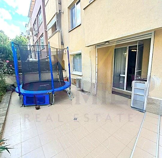 Тристаен апартамент със собствен двор в кв.Манастирски ливади - - снимка 11 - Имоти Премиер