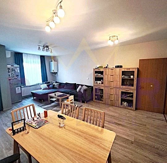 Тристаен апартамент със собствен двор в кв.Манастирски ливади -  - снимка 2 - Имоти Премиер