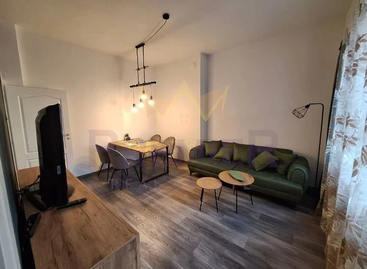 ТРИСТАЕН АПАРТАМЕНТ, ШИРОК ЦЕНТЪР - - снимка 1 - Имоти Премиер