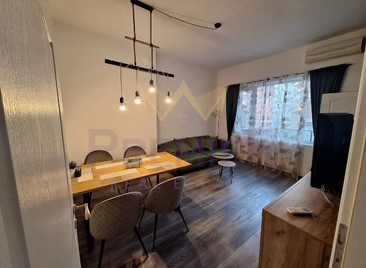 ТРИСТАЕН АПАРТАМЕНТ, ШИРОК ЦЕНТЪР - - снимка 2 - Имоти Премиер