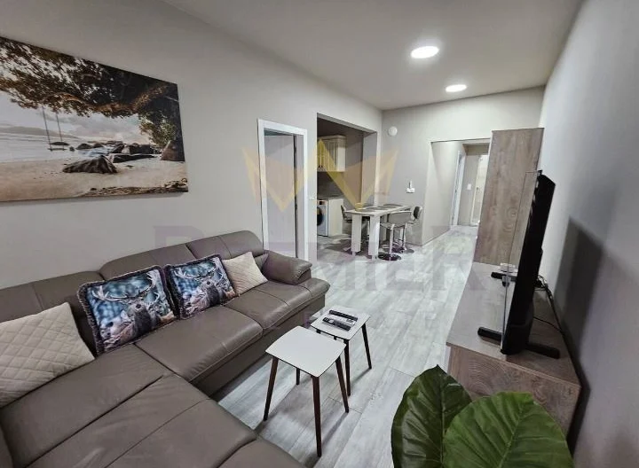 ТРИСТАЕН АПАРТАМЕНТ, ШИРОК ЦЕНТЪР -  - снимка 3 - Имоти Премиер