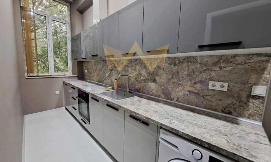 ТРИСТАЕН АПАРТАМЕНТ, ШИРОК ЦЕНТЪР - - снимка 3 - Имоти Премиер