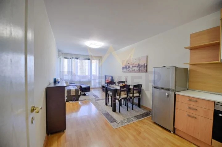 TRISTAEN APARTAMENT, SPORTNA ZALA -  - snimka 4 - Imoti Premier