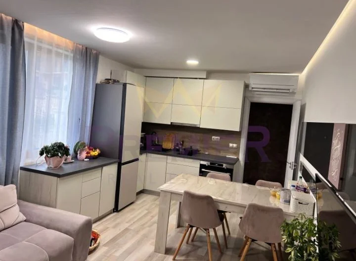 Тристаен апартамент -Св Константин и Елена - - снимка 1 - Имоти Премиер