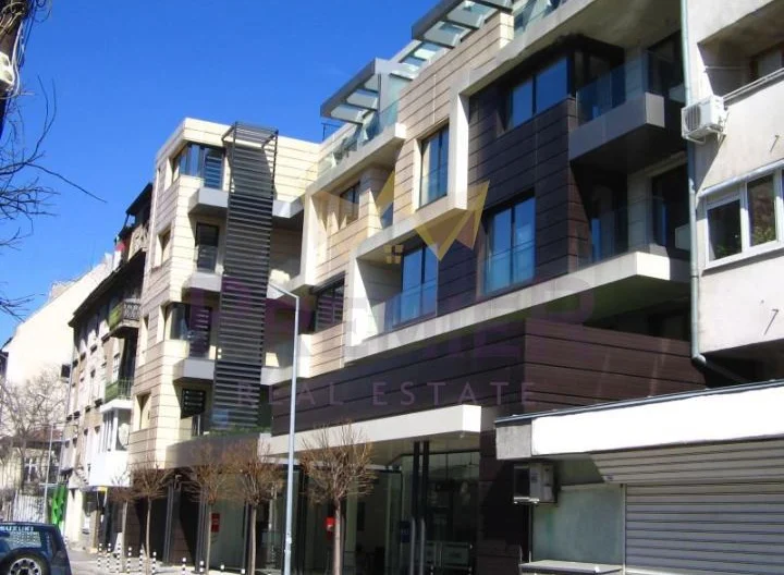 Тристаен апартамент ЦЕНТЪР - - снимка 17 - Имоти Премиер