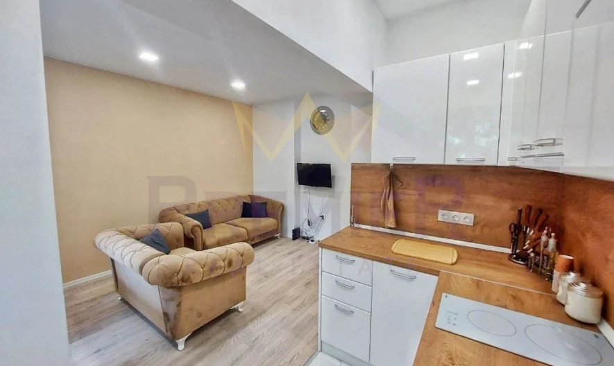 ТРИСТАЕН АПАРТАМЕНТ ЦЕНТЪР -  - снимка 2 - Имоти Премиер