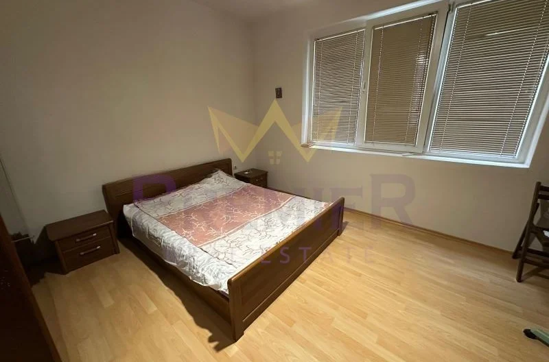 Тристаен апартамент център - - снимка 2 - Имоти Премиер