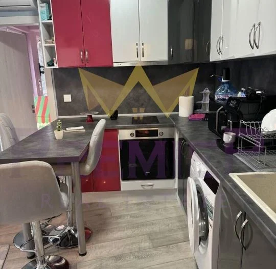 ТРИСТАЕН АПАРТАМЕНТ ЦЕНТЪР -  - снимка 2 - Имоти Премиер