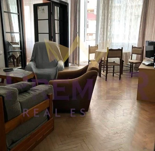 Тристаен апартамент ЦЕНТЪР - - снимка 2 - Имоти Премиер