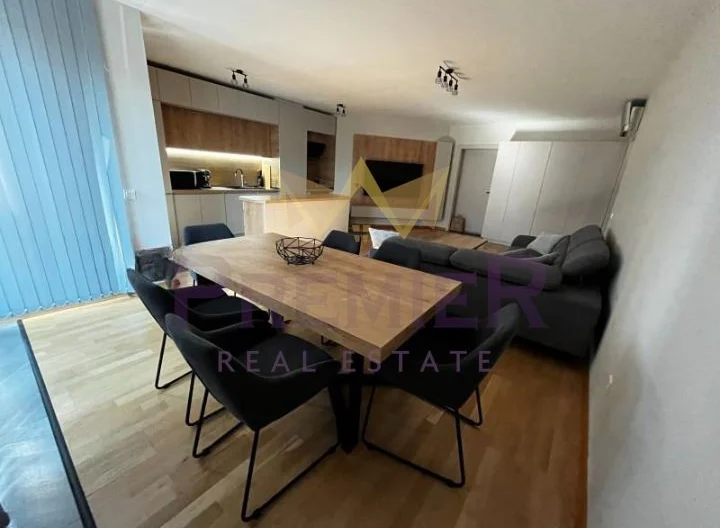 Тристаен апартамент ЦЕНТЪР -  - снимка 3 - Имоти Премиер