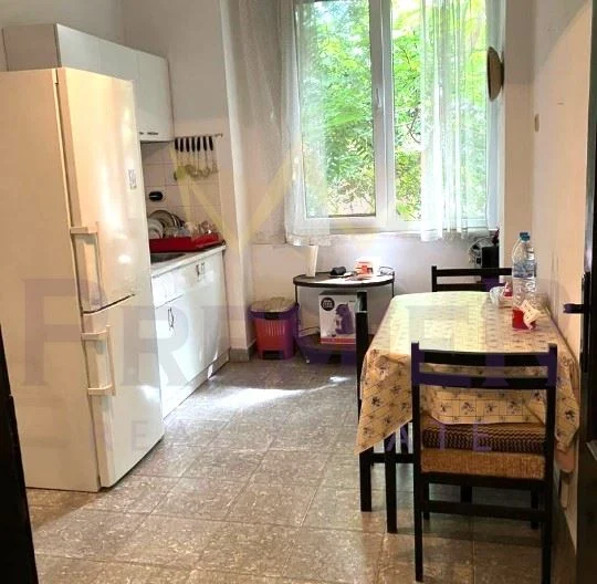 Тристаен апартамент ЦЕНТЪР - - снимка 3 - Имоти Премиер