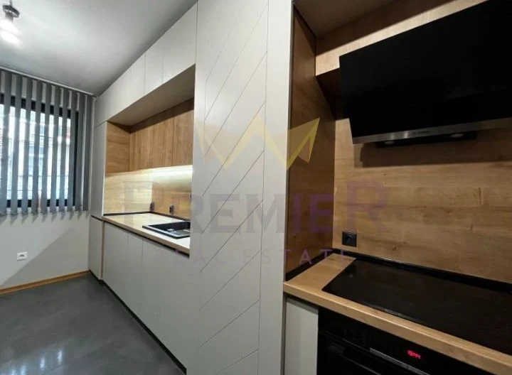 Тристаен апартамент ЦЕНТЪР - - снимка 5 - Имоти Премиер