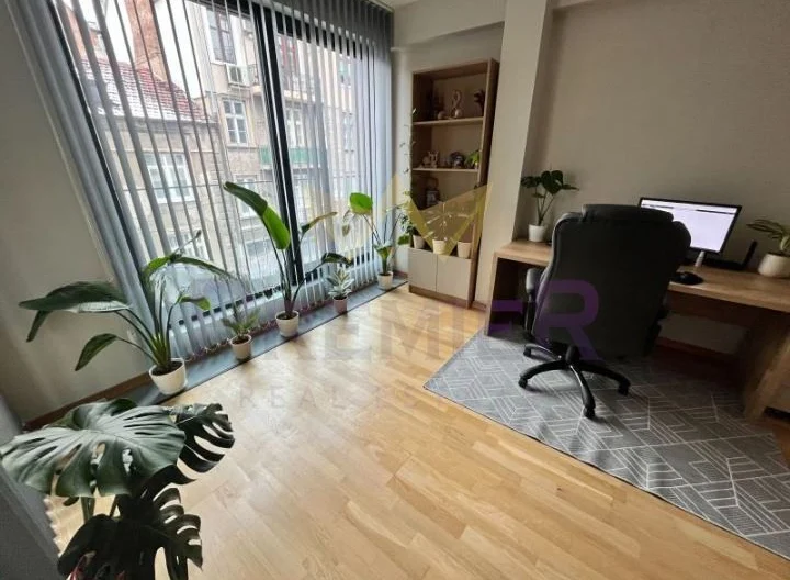 Тристаен апартамент ЦЕНТЪР -  - снимка 6 - Имоти Премиер