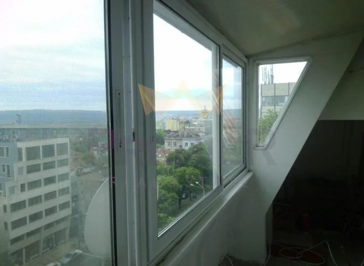 ТРИСТАЕН АПАРТАМЕНТ ЦЕНТРАЛНА ПОЩА - - снимка 10 - Имоти Премиер