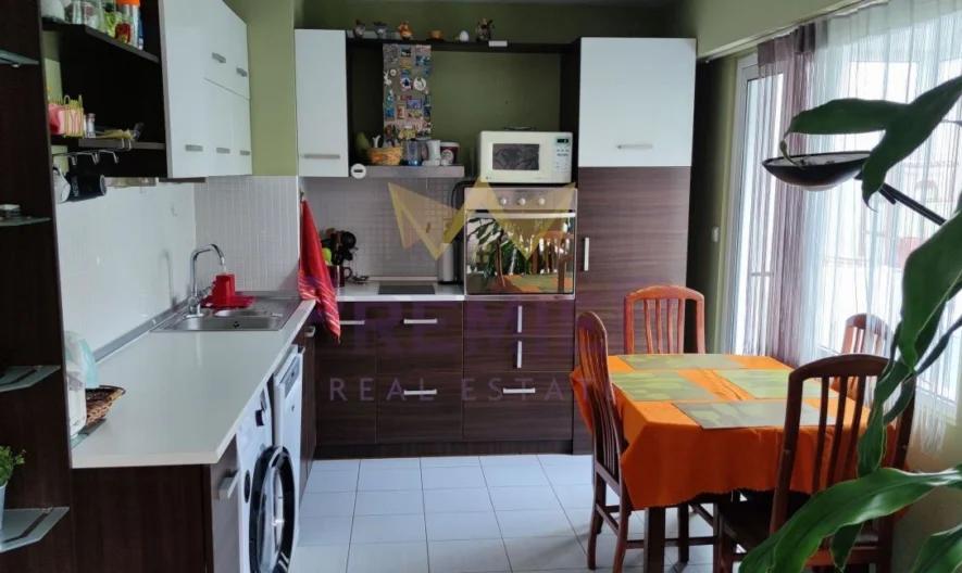 ТРИСТАЕН АПАРТАМЕНТ ЦВЕТЕНЕ КВАРТАЛ -  - снимка 1 - Имоти Премиер