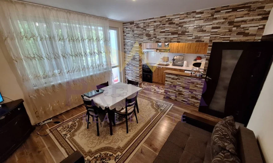 Тристаен апартамент в идеален център на гр. Добрич -  - снимка 2 - Имоти Премиер