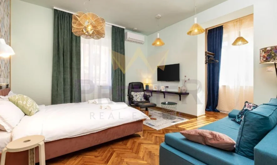 Тристаен апартамент в идеалния център на гр. Пловдив -  - снимка 2 - Имоти Премиер