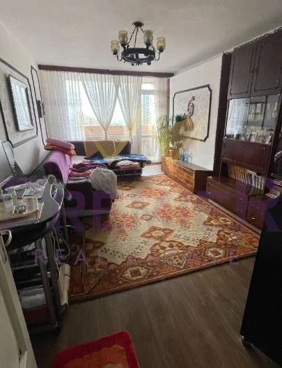 Тристаен апартамент в кв. Банишора -  - снимка 1 - Имоти Премиер