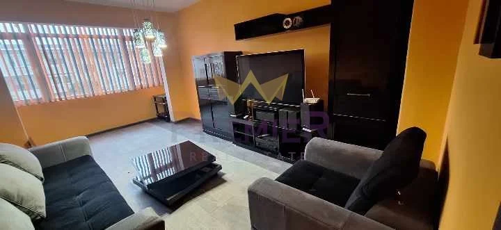 Тристаен апартамент в кв. Чайка - - снимка 1 - Имоти Премиер