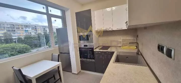 Тристаен апартамент в кв. Чайка - - снимка 7 - Имоти Премиер